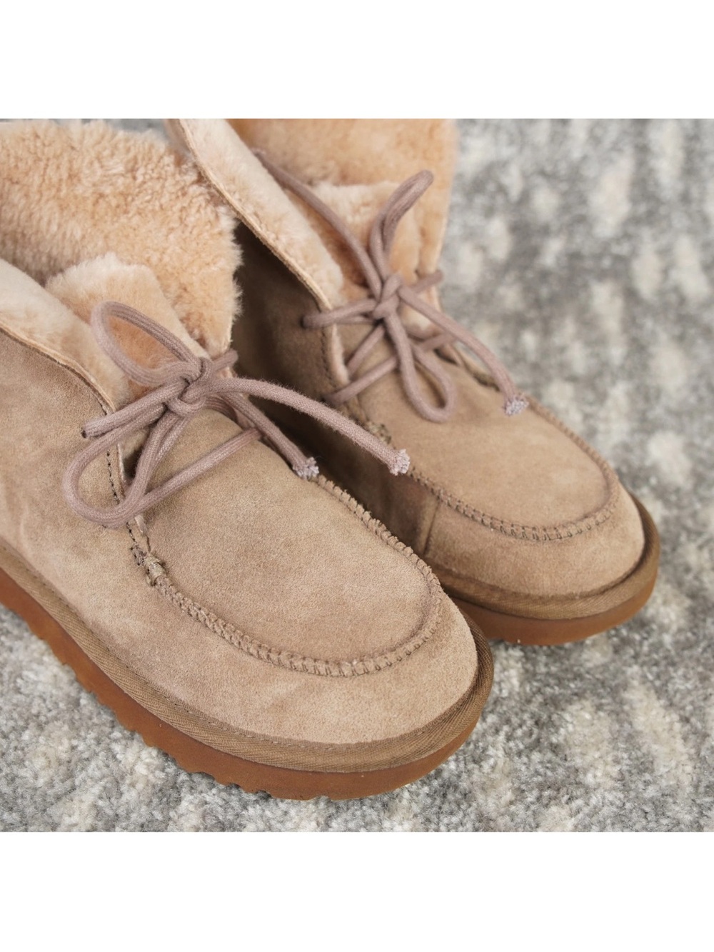 UGG Diara Suede Fleece Lined Ankle Boots 1113090 Womens US 7 UK 5 Beige EUC - Picture 13 of 15